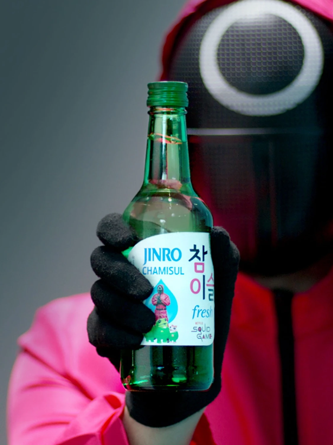 Garrafa JINRO com personagem temático